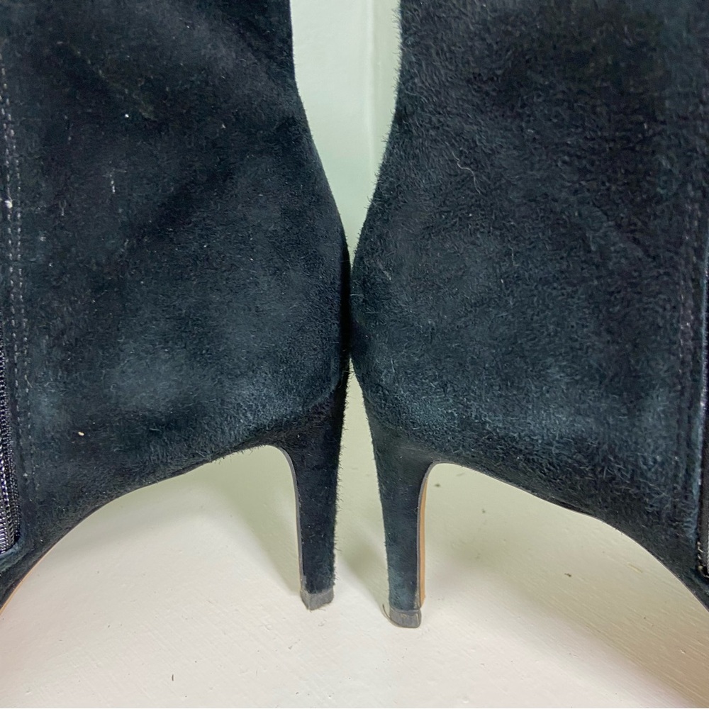 3/$9 Vince Camuto Allost Black Suede Leather Ankle Mid-Heel Booties Boots Pointy - Picture 7 of 16
